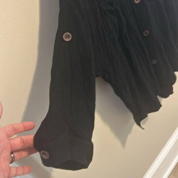 GeeGee Collared V Neck Button Up Black Top. Size 3XL NWT - Picture 3 of 5